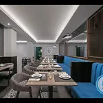 호텔 Moon & Sun 4*