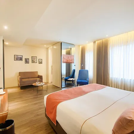 Moon & Sun Hotel
