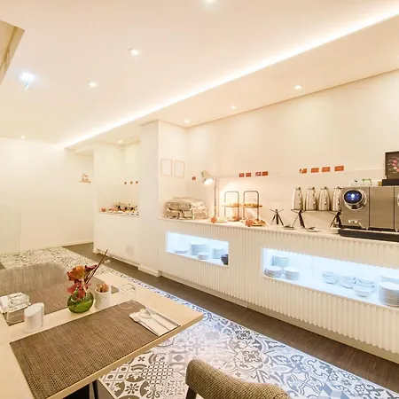 Moon & Sun بورتو