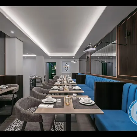 فندق Moon & Sun 4*