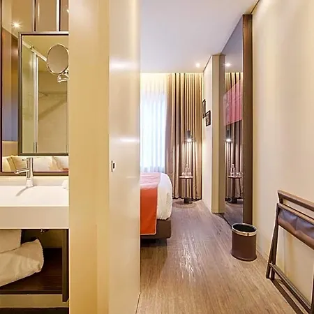 Otel Moon & Sun 4*