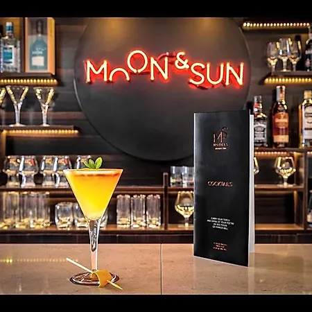 酒店 Moon & Sun 4*