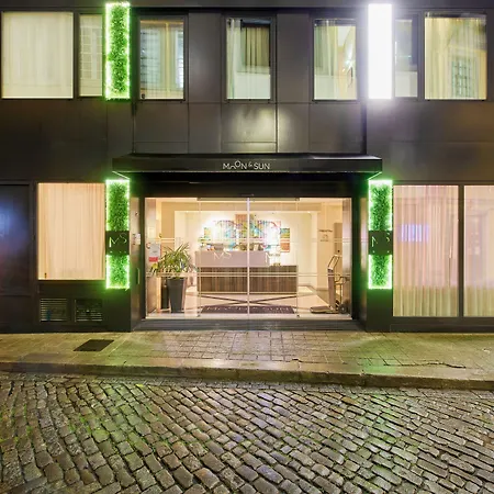 Hotel Moon & Sun 4*