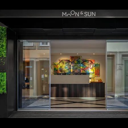 Hotel Moon & Sun