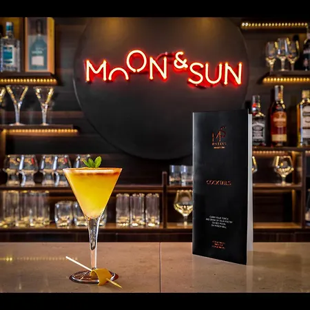 ホテル Moon & Sun ポルト