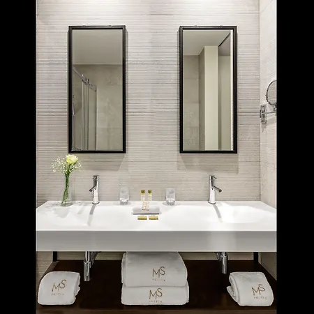 ホテル Moon & Sun ポルト